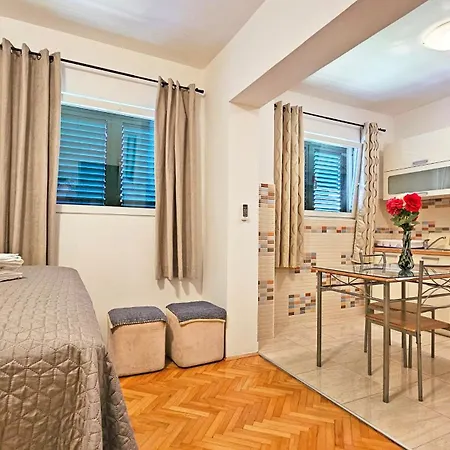 Πανσιόν Zora 3*