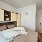 Zora Casa de hóspedes 3*