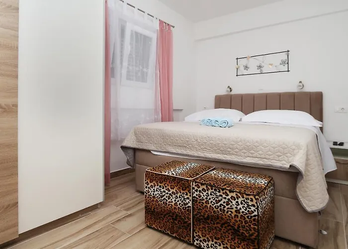 Zora ゲストハウス マカルスカ