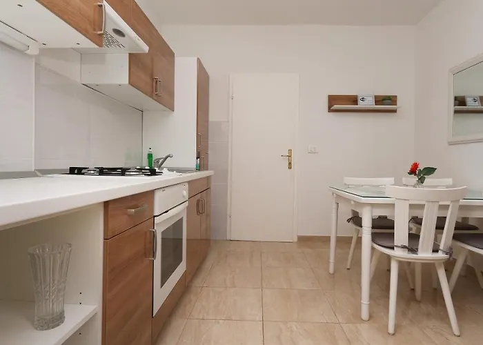 Zora ゲストハウス